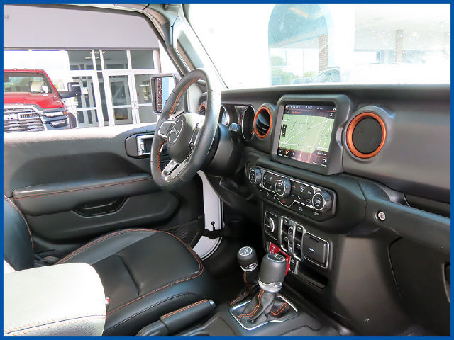 Used 2023 Jeep Gladiator Mojave w/ Cold Weather Group AWD/4WD image 8