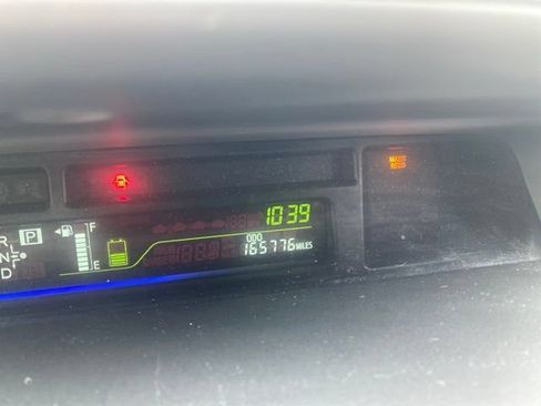 Used 2014 Toyota Prius V Five FWD image 3