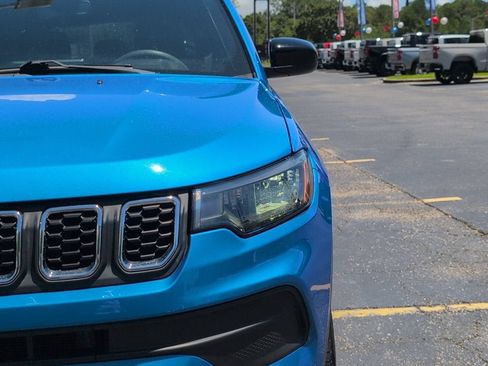 Used 2024 Jeep Compass Sport AWD/4WD image 13