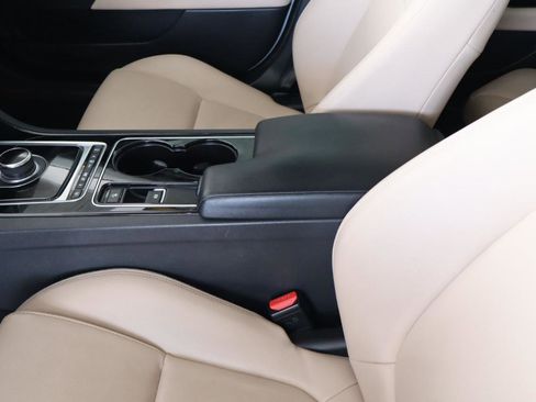 Used 2017 Jaguar XE Premium AWD/4WD image 17