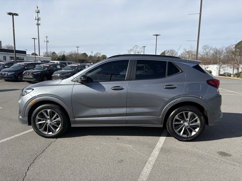 Used 2022 Buick Encore GX Select w/ Sport Touring Package image 4