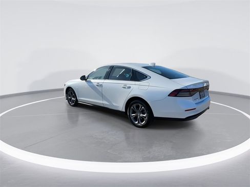 Used 2024 Honda Accord EX image 9