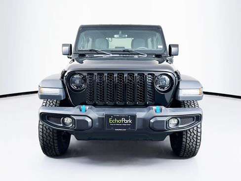 Used 2023 Jeep Wrangler Unlimited w/ 8.4" Radio Group AWD/4WD image 2