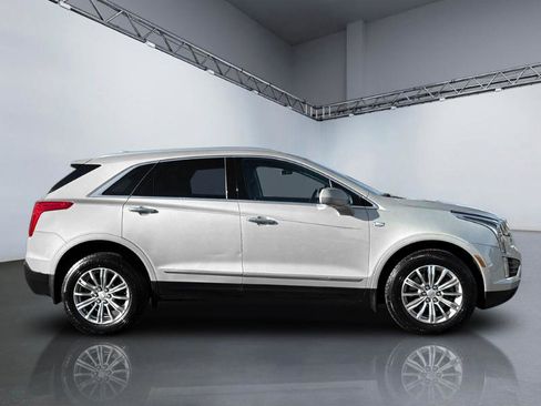 Used 2017 Cadillac XT5 Luxury w/ Driver Awareness Package image 3