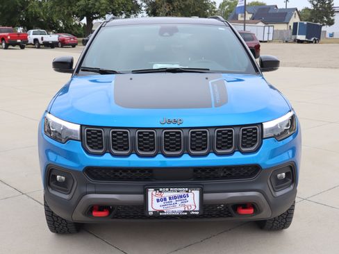 Used 2024 Jeep Compass Trailhawk w/ Trailhawk Elite Group image 3