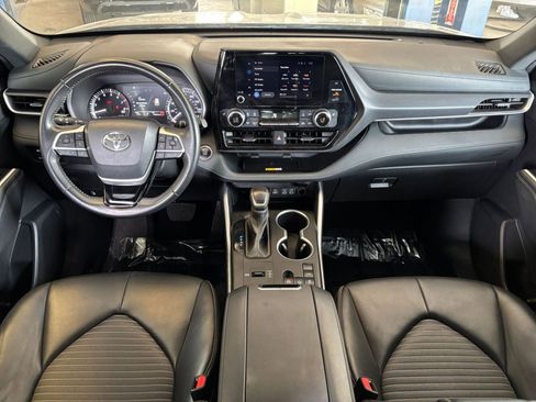 Used 2024 Toyota Highlander XSE image 36