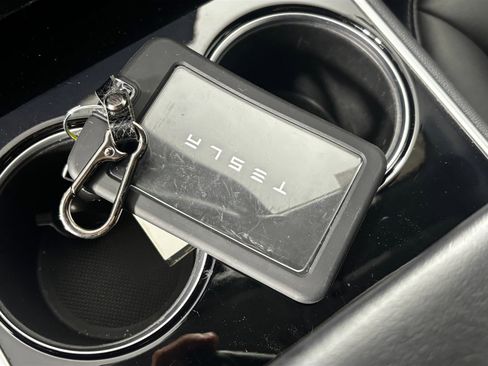 Used 2018 Tesla Model 3 Long Range image 31