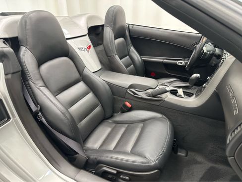 Used 2007 Chevrolet Corvette Convertible w/ Preferred Equipment Group RWD image 13