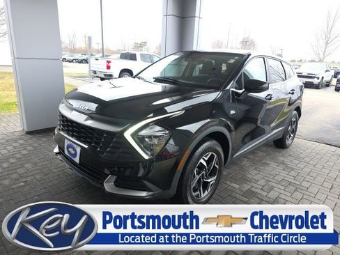 Used 2023 Kia Sportage LX image 1