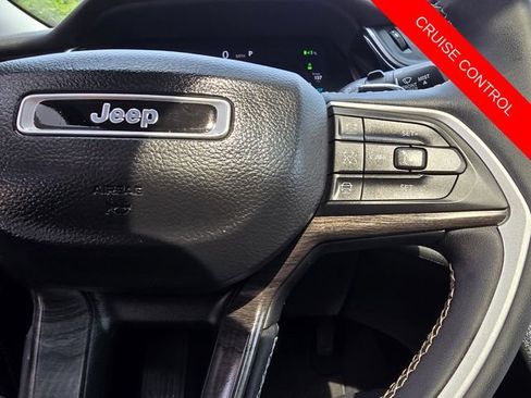 Used 2023 Jeep Grand Cherokee 4WD 4xe image 18