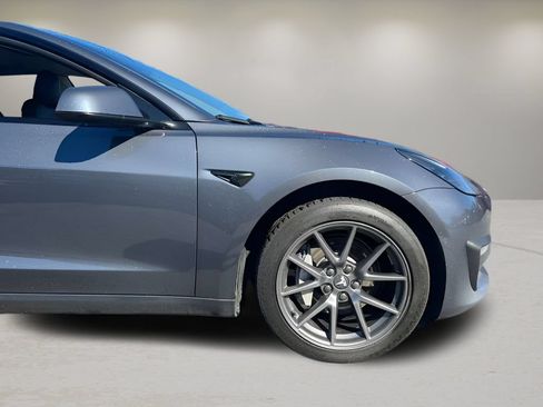 Used 2022 Tesla Model 3 Long Range AWD/4WD image 25