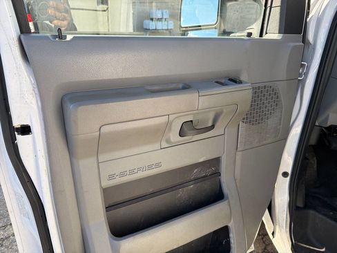 Used 2021 Ford E-350 and Econoline 350 Super Duty w/ Power Windows & Locks Group image 15