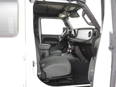 Used 2025 Jeep Gladiator Sport image 20