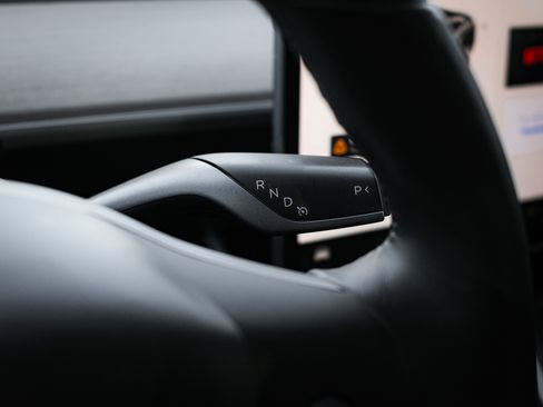 Used 2018 Tesla Model 3 Long Range image 25