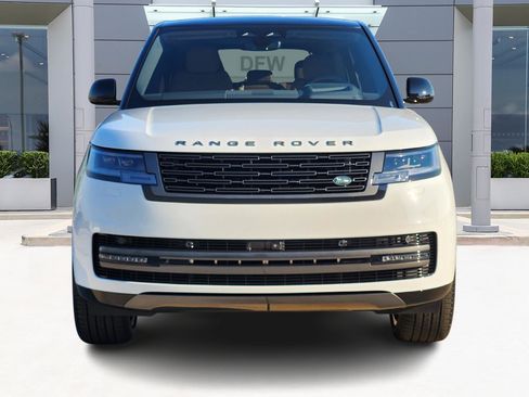 New 2025 Land Rover Range Rover Long Wheelbase SE image 2