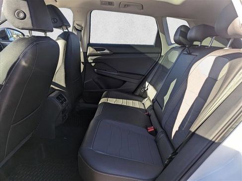 New 2025 Volkswagen Taos SE image 16