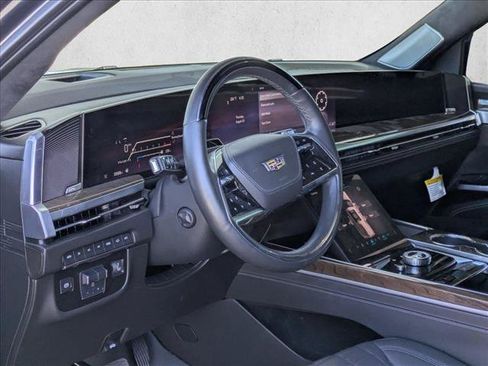 Used 2025 Cadillac Escalade ESV Sport Platinum w/ LPO, Floor Liner Package AWD/4WD image 10