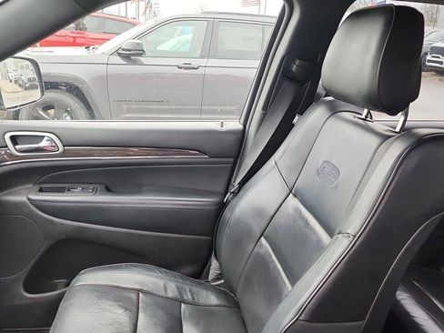 Used 2018 Jeep Grand Cherokee Overland image 9