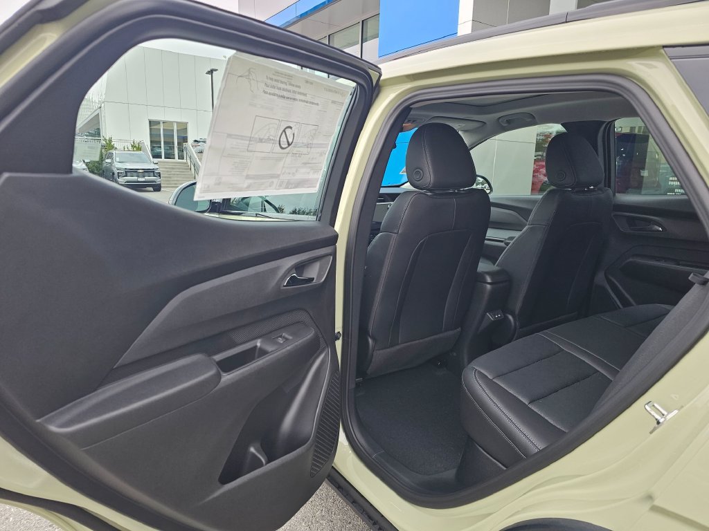 New 2027 Chevrolet Bolt LT w/ Dual Panel Sunroof Package FWD image 18