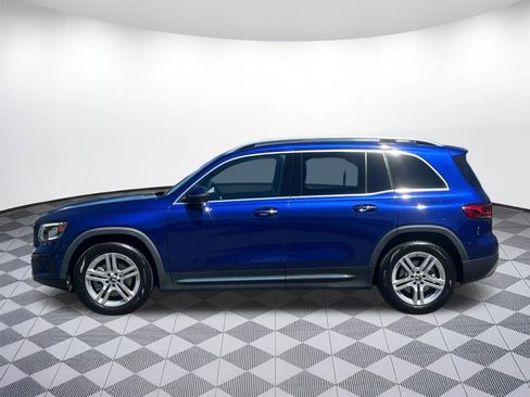 Used 2021 Mercedes-Benz GLB 250 4MATIC image 2
