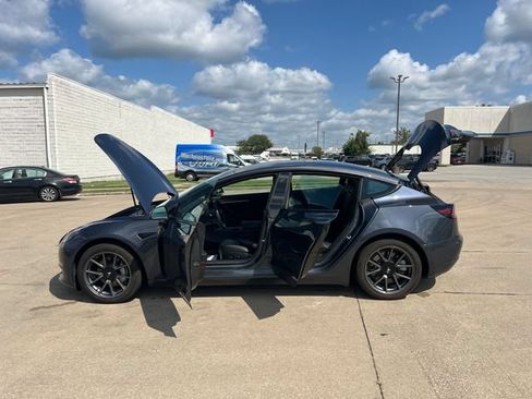 Used 2022 Tesla Model 3 Long Range AWD/4WD image 4