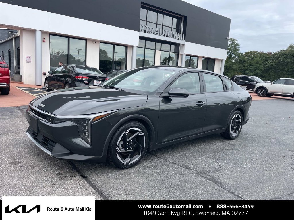 Used 2025 Kia K4 EX FWD image 1