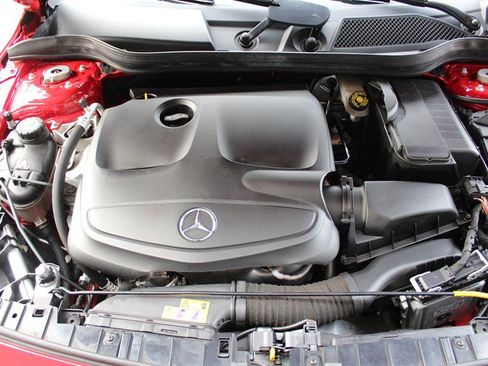 Used 2018 Mercedes-Benz GLA 250 4MATIC image 31