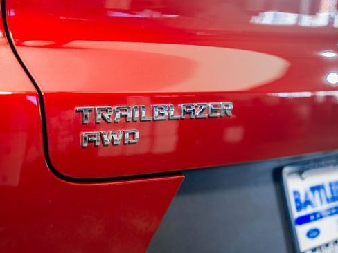 Used 2025 Chevrolet TrailBlazer LT w/ LT Cold Weather Package image 8