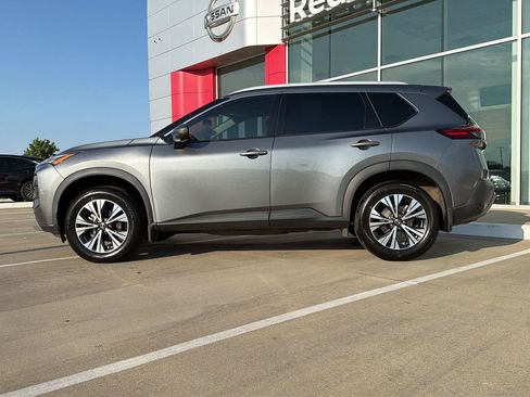 Used 2021 Nissan Rogue SV w/ Premium Package FWD image 12