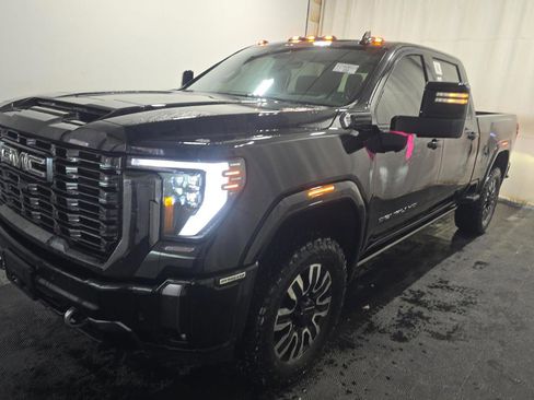 Used 2024 GMC Sierra 2500 Denali Ultimate image 1