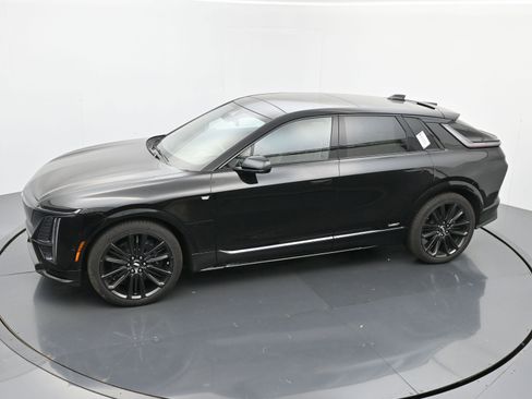 New 2026 Cadillac Lyriq V image 24