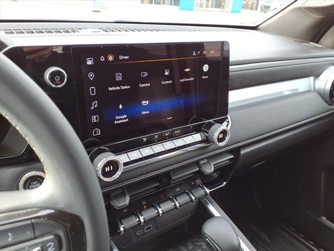 Used 2023 Chevrolet Colorado LT w/ LT Convenience Package image 8