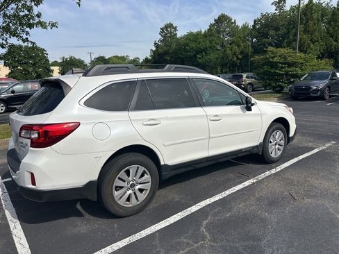Used 2017 Subaru Outback 2.5i Premium AWD/4WD image 4