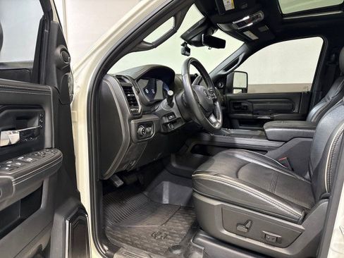 Used 2024 RAM 2500 Limited image 12