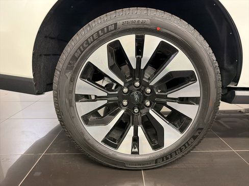 New 2026 Ford Expedition Platinum w/ Driver's Package AWD/4WD image 7