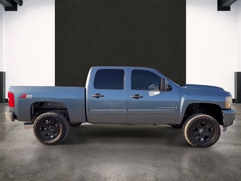 Used 2008 Chevrolet Silverado 1500 LT w/ Suspension Package, Off-Road AWD/4WD image 5
