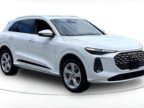 New 2026 Audi Q5 Premium Plus image 1