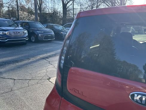 Used 2018 Kia Soul ! w/ Tech Package image 19