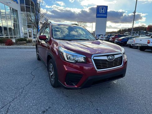 Used 2019 Subaru Forester Premium image 2