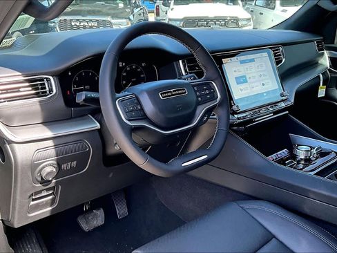 New 2026 Jeep Grand Wagoneer Limited AWD/4WD image 9