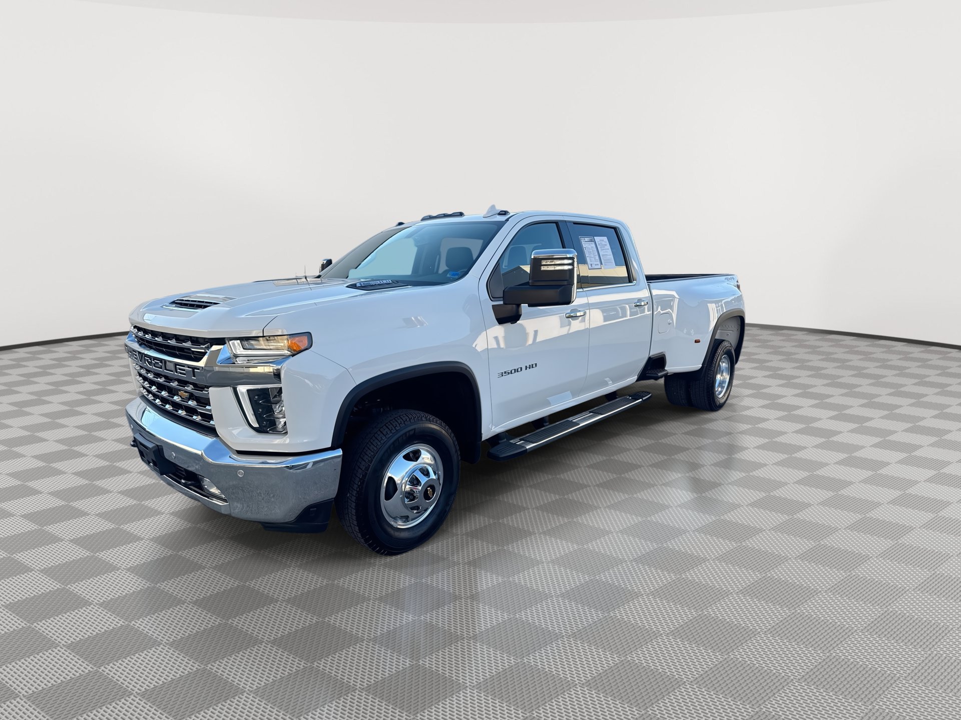 Certified 2023 Chevrolet Silverado 3500 LTZ w/ LTZ Convenience Package AWD/4WD image 4
