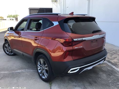 Used 2022 Kia Seltos S FWD image 6