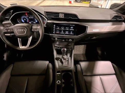 Certified 2025 Audi Q3 2.0T Premium w/ Convenience Package image 15