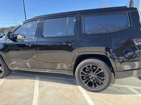 Used 2022 Jeep Grand Wagoneer Series II AWD/4WD image 11