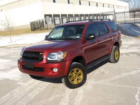 Used 2006 Toyota Sequoia SR5 image 4