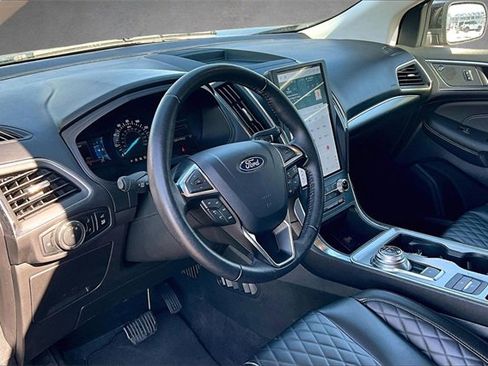 Used 2024 Ford Edge Titanium image 13
