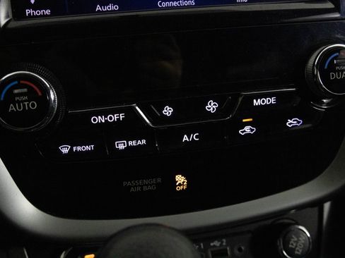 Used 2019 Nissan Murano S image 22