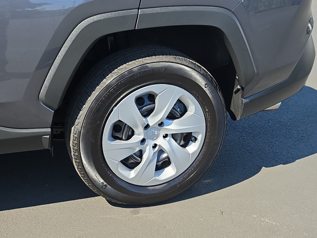 Certified 2025 Toyota RAV4 LE AWD/4WD image 11