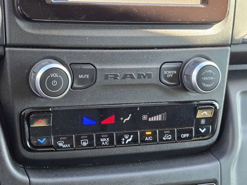 Used 2023 RAM ProMaster 2500 w/ Driver Convenience Group image 18