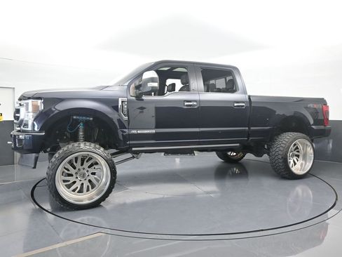 Used 2022 Ford F350 Platinum image 2